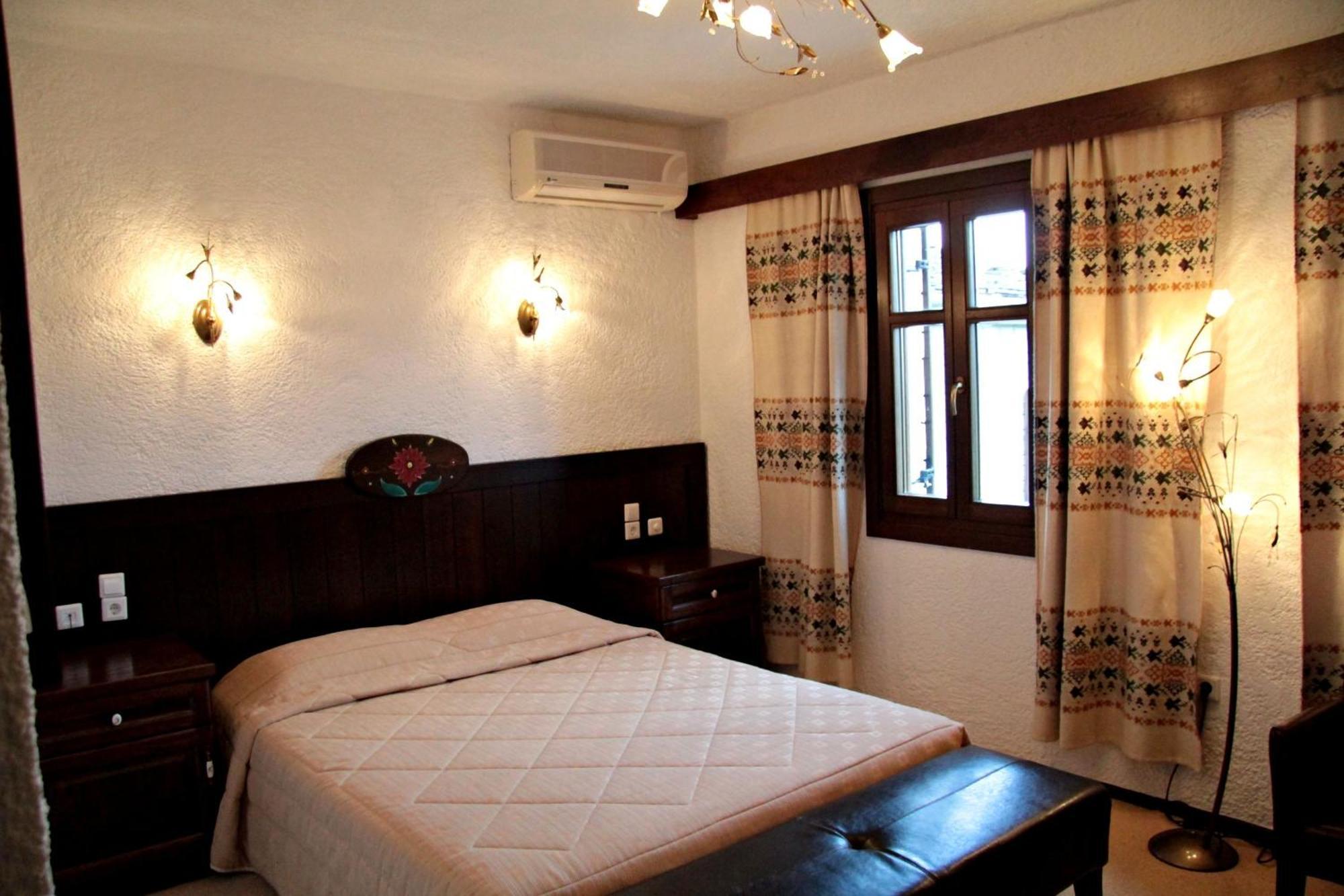 Hotel Taxiarches Aristi Dış mekan fotoğraf