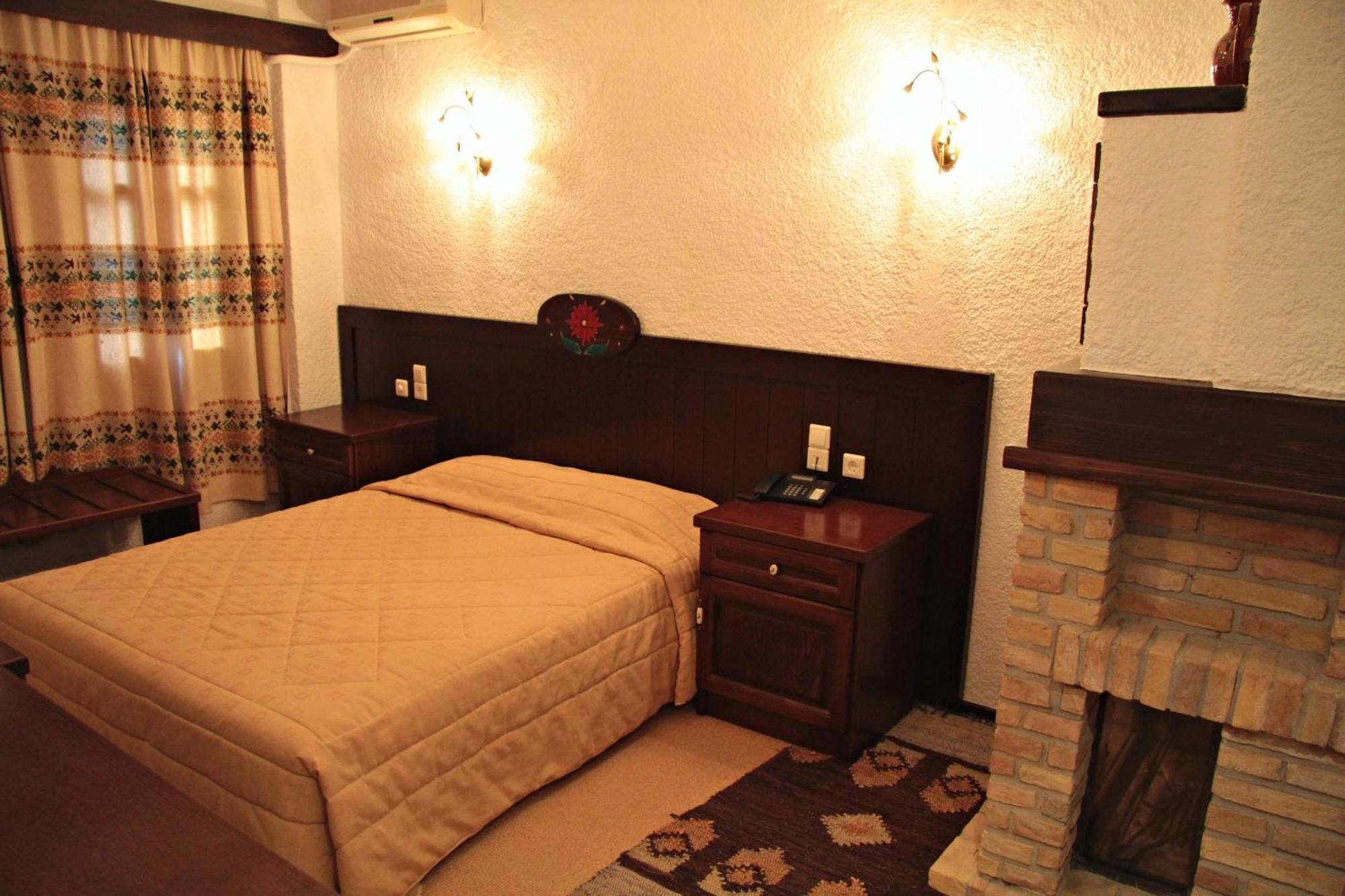 Hotel Taxiarches Aristi Dış mekan fotoğraf