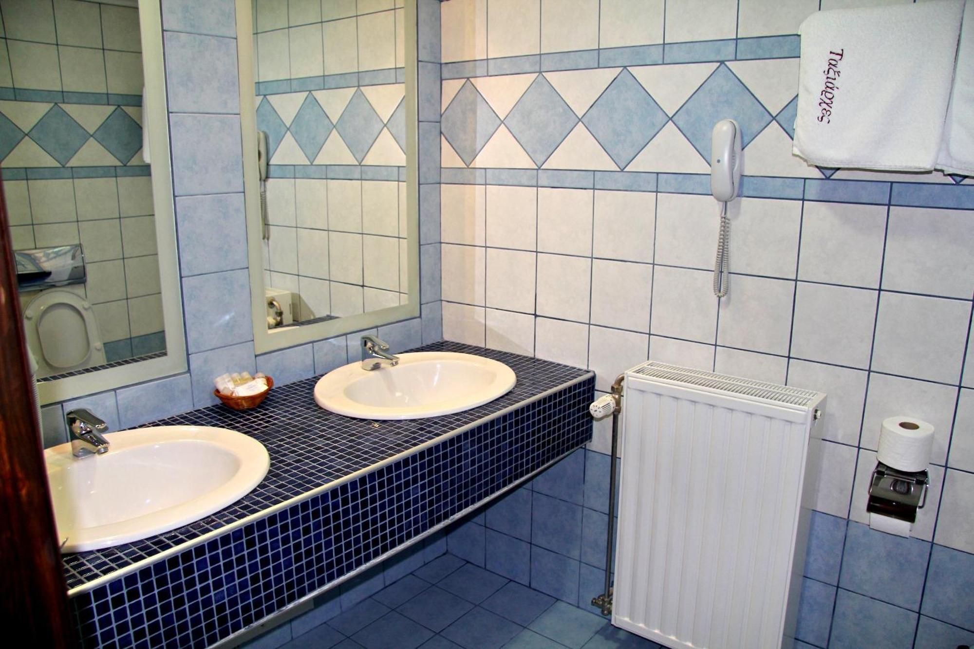 Hotel Taxiarches Aristi Dış mekan fotoğraf